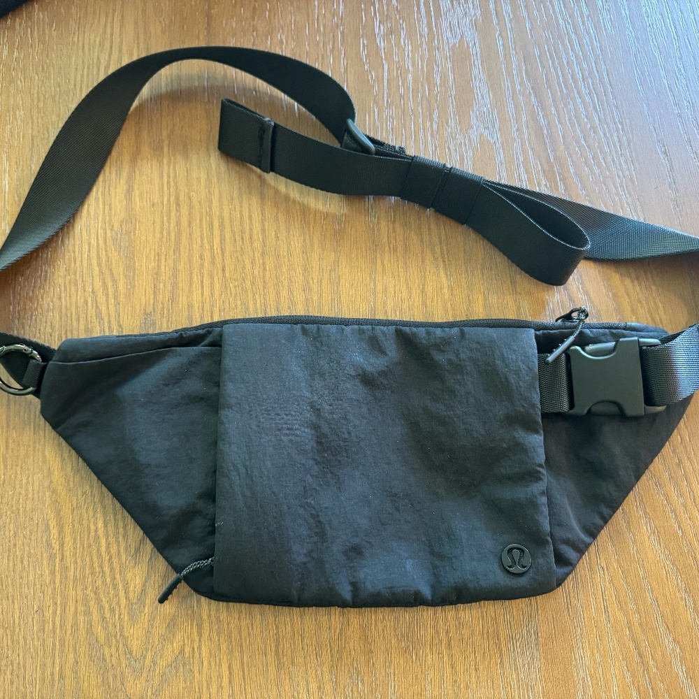 Lululemon belt bag